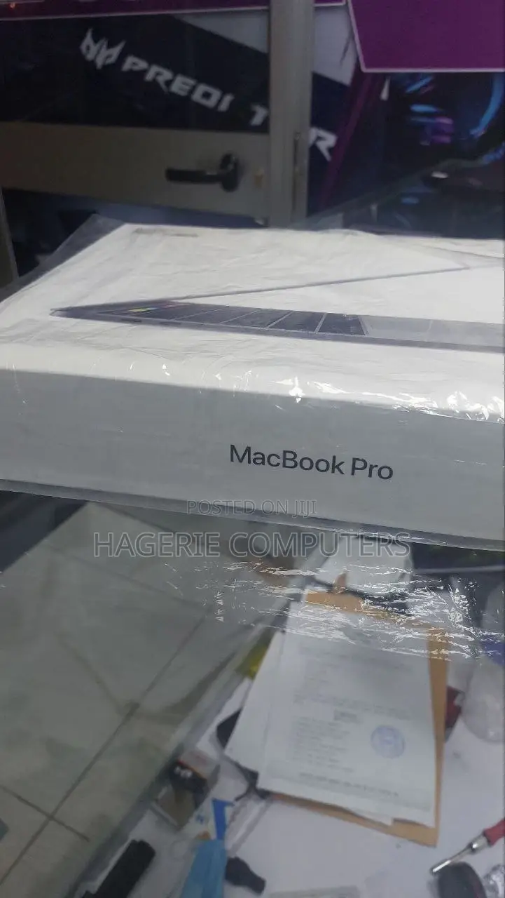 New Laptop Apple MacBook Pro 2020 8GB SSD 256GB