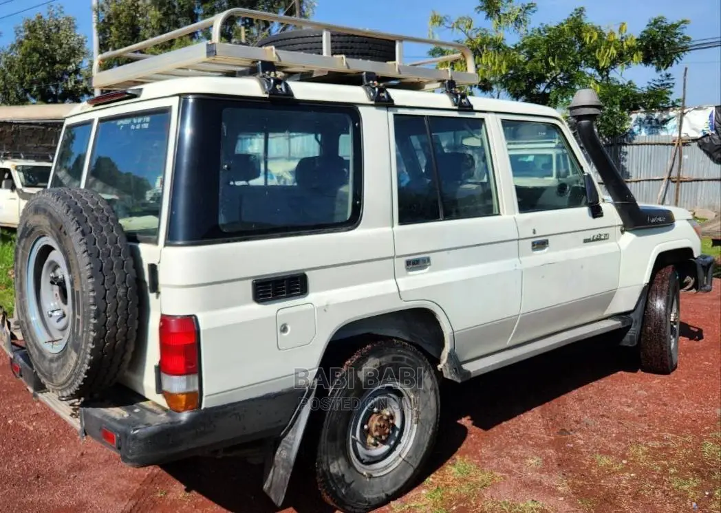 Toyota Land Cruiser 2014 White