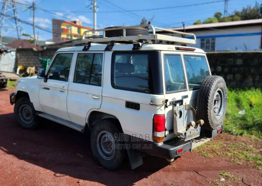 Toyota Land Cruiser 2014 White