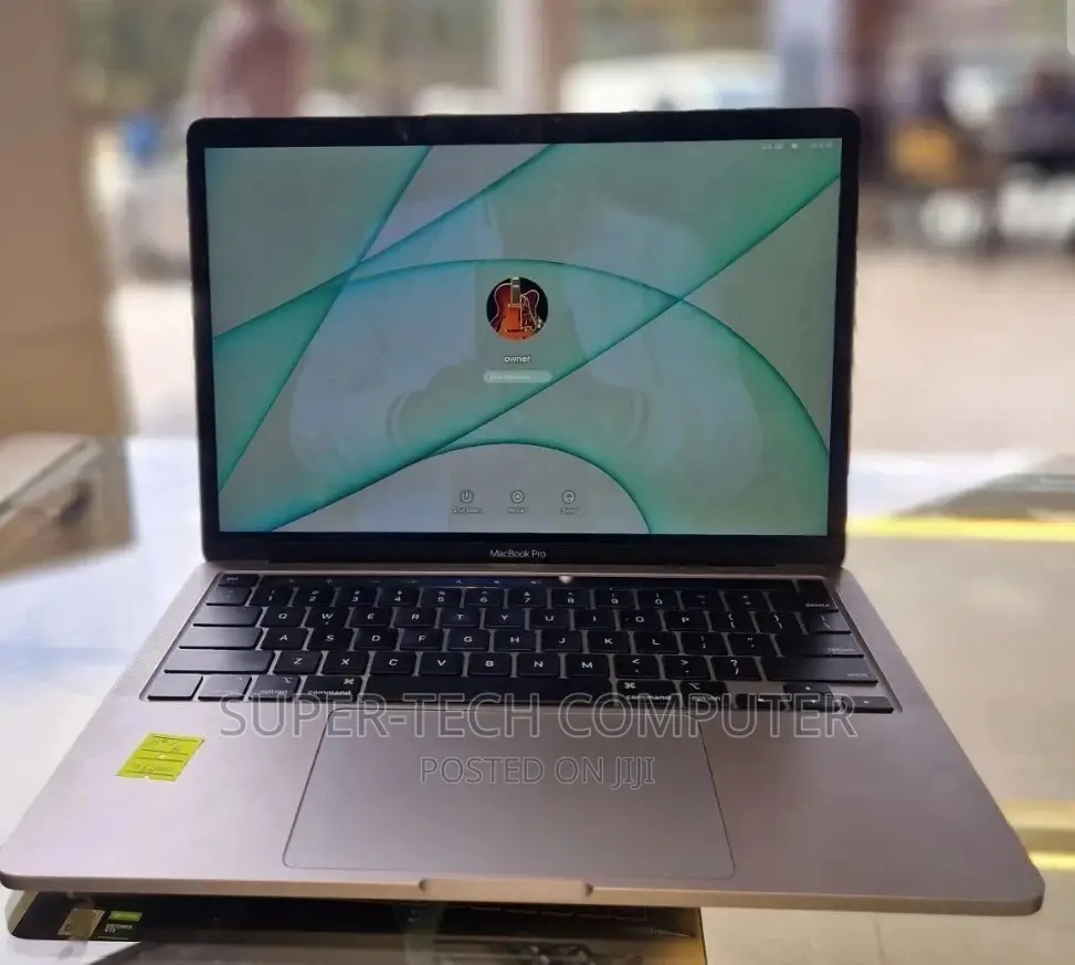 New Laptop Apple MacBook Pro 2020 M1 8GB Apple M1 SSD 256GB