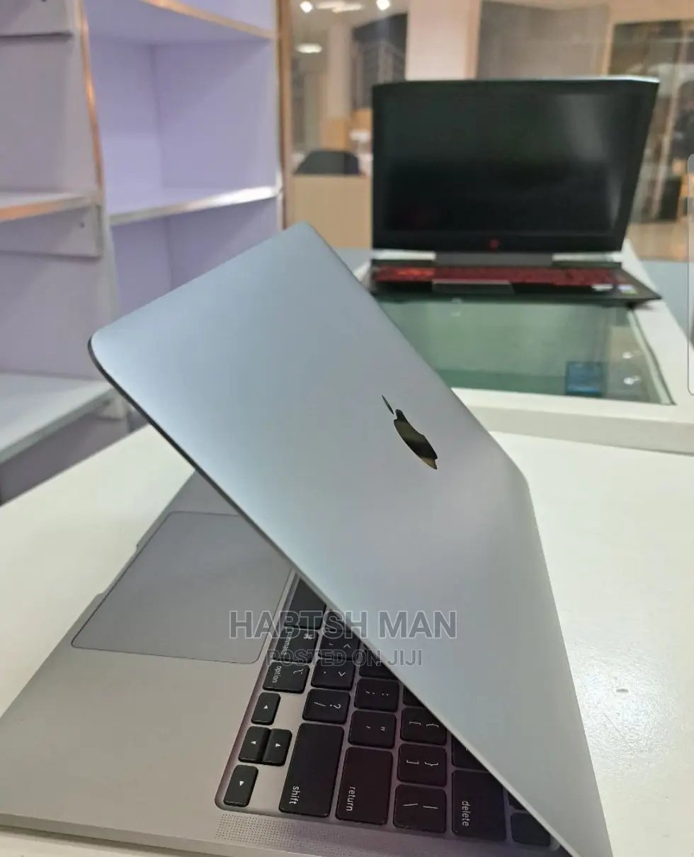 New Laptop Apple MacBook Pro 2020 16GB Intel Core I5 SSD 1T