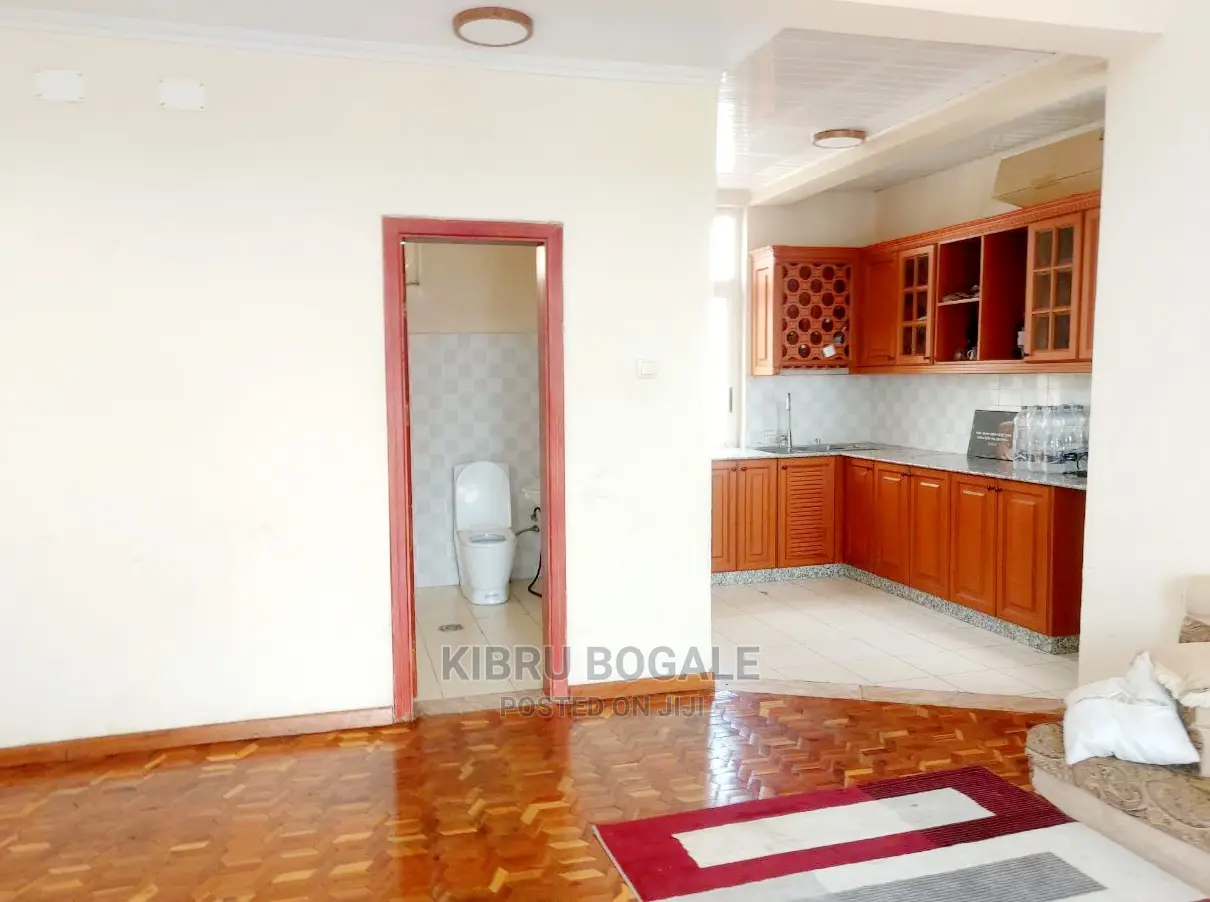 6bdrm House in Ayat, Bole for sale