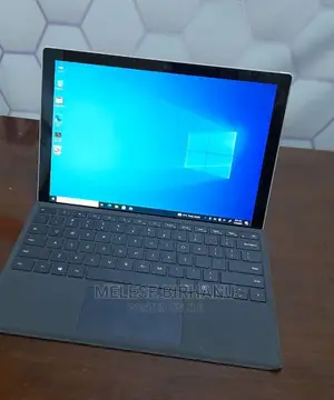 New Laptop Microsoft Surface 8GB Intel Core I5 SSD 256GB