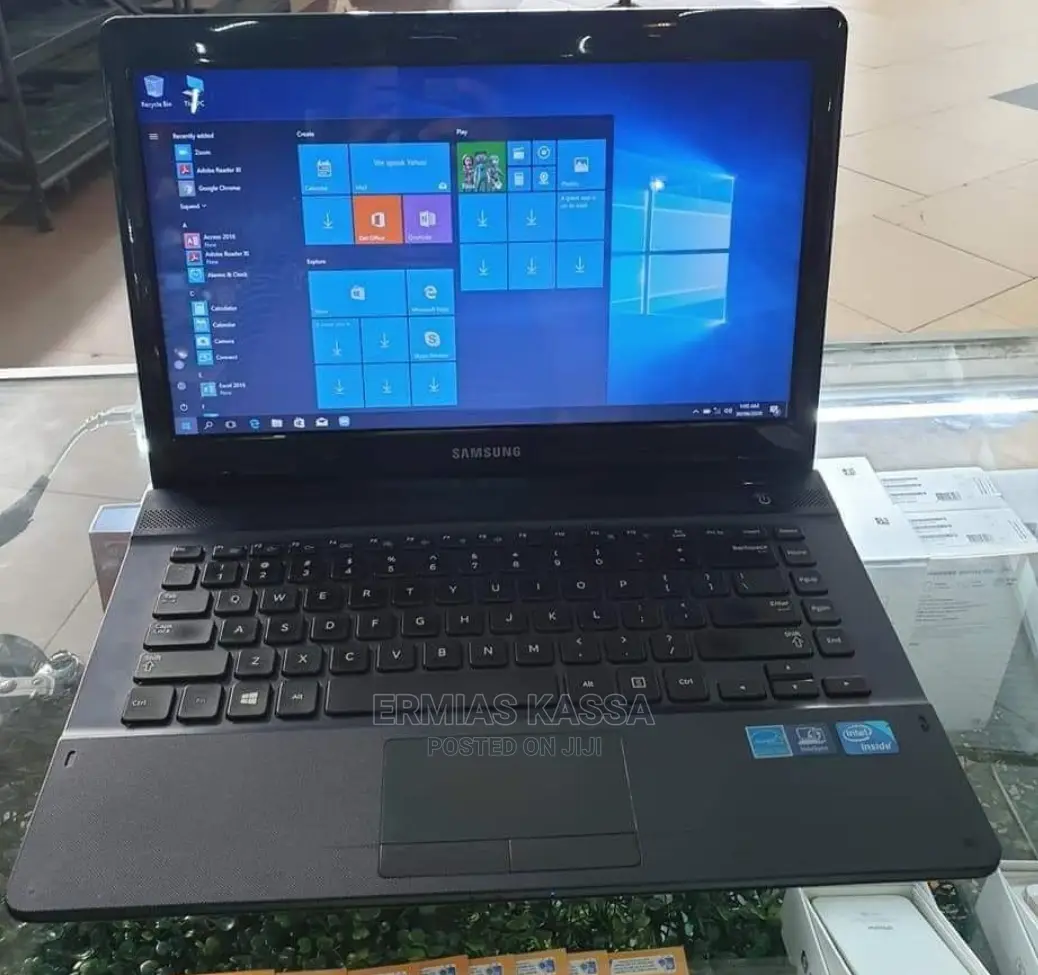 New Laptop Samsung R780 4GB Intel Celeron HDD 500GB