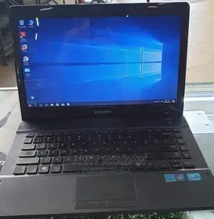 New Laptop Samsung NP300E4X 4GB Intel Celeron HDD 500GB