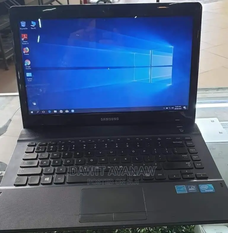 New Laptop Samsung NP300E4X 4GB Intel Celeron HDD 500GB