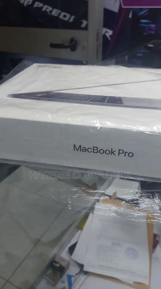 New Laptop Apple MacBook Pro 2020 8GB Apple M1 SSD 256GB