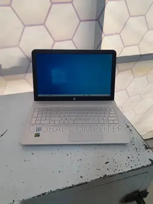 New Laptop HP Envy Pro 8GB Intel Core I5 SSD 1T