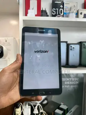 Photo - New Samsung Galaxy Tab E 8.0 32 GB Black