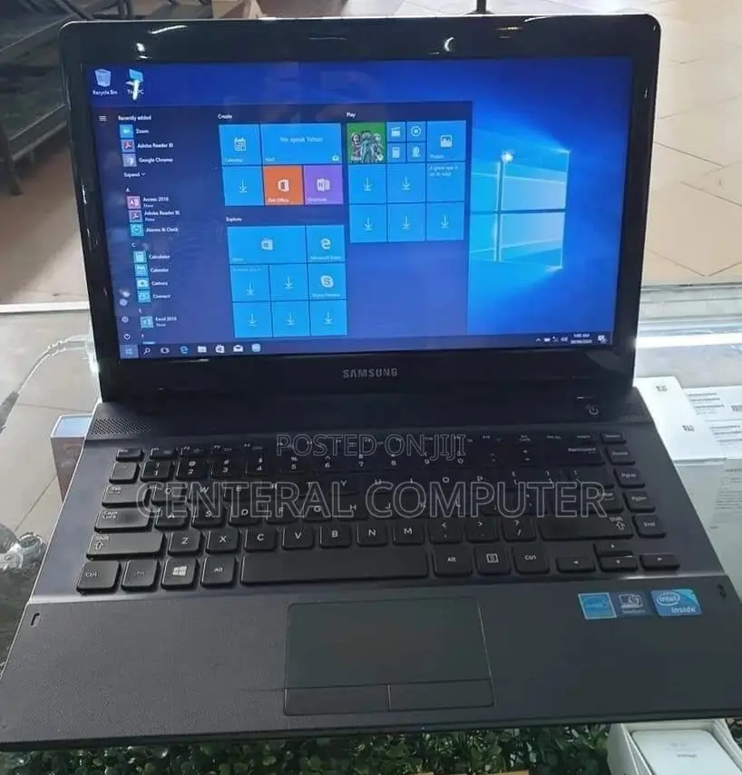 New Laptop Samsung NP300E5V 4GB Intel Core I5 HDD 500GB