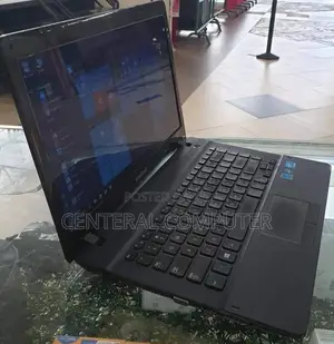 New Laptop Samsung NP300E5V 4GB Intel Core I5 HDD 500GB