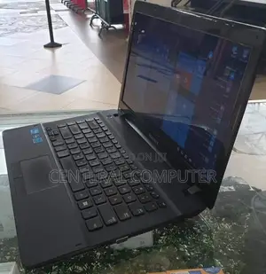 New Laptop Samsung NP300E5V 4GB Intel Core I5 HDD 500GB