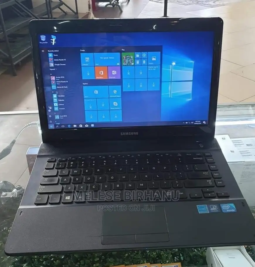 New Laptop Samsung 4GB HDD 500GB
