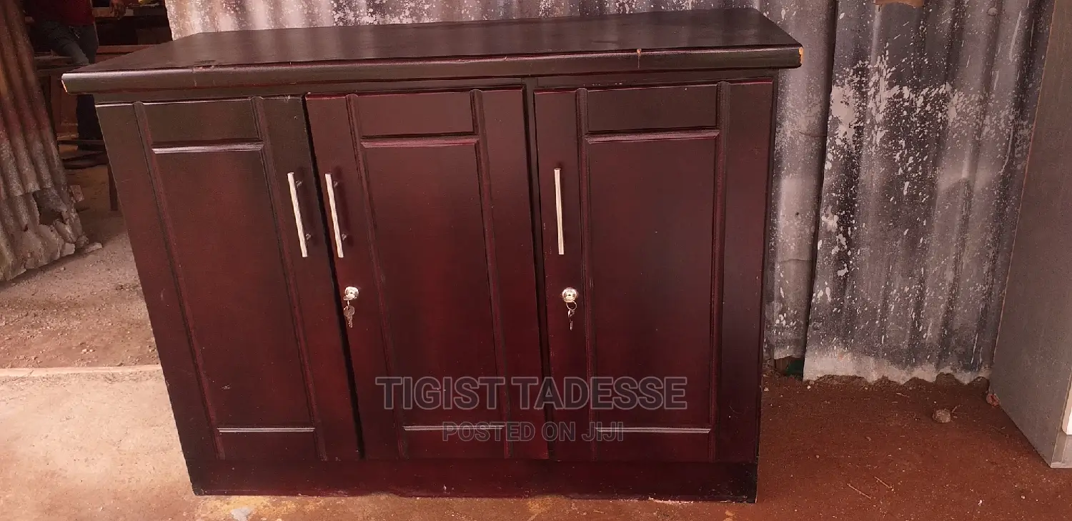 ብፌ 120cm ሶስት ተከፋች