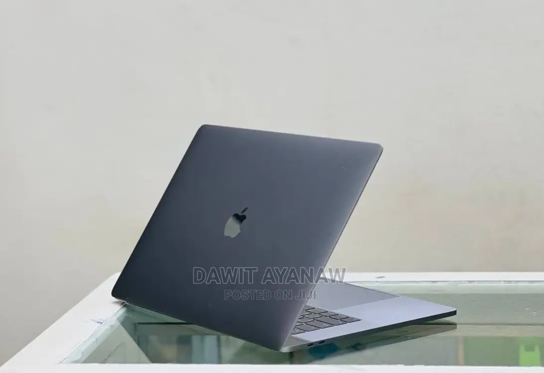 New Laptop Apple MacBook Pro 2017 16GB Intel Core I7 SSD 512GB