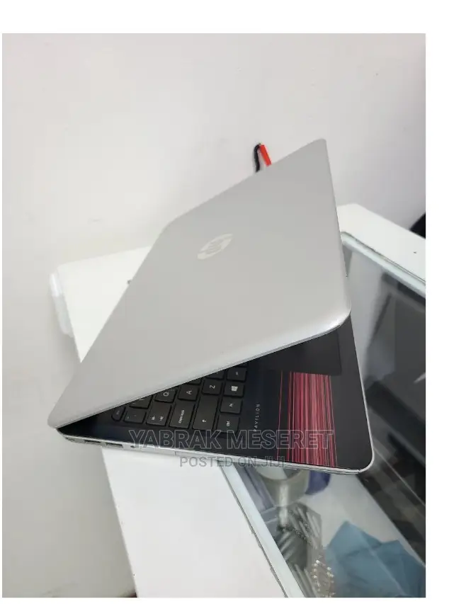 New Laptop HP 8GB Intel Core I7 HDD 1T