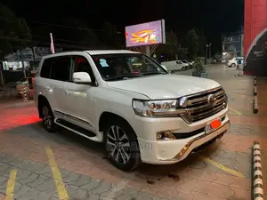 Toyota Land Cruiser 2020 White