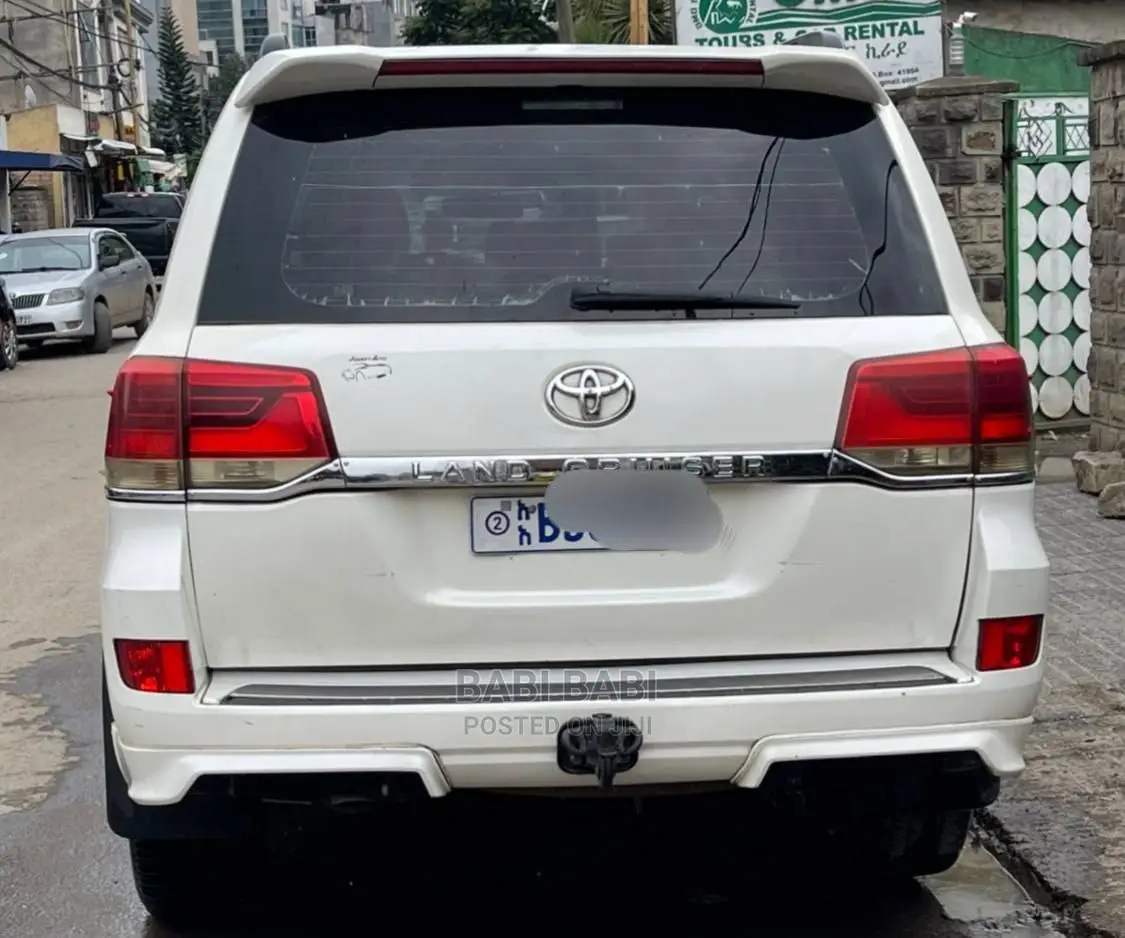 Toyota Land Cruiser 2020 White