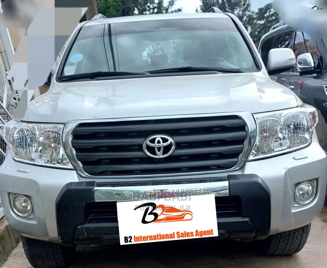 Toyota Land Cruiser 2013 Silver