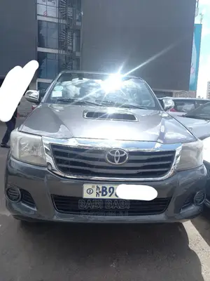 Photo - Toyota Hilux 2015 Gray