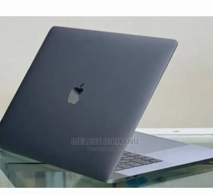 New Laptop Apple MacBook Pro 2017 16GB Intel Core i7 SSD 512GB