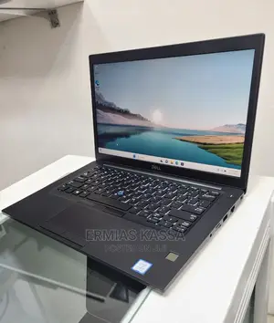 Photo - New Laptop Dell Latitude 5310 8GB Intel Core I7 SSD 512GB
