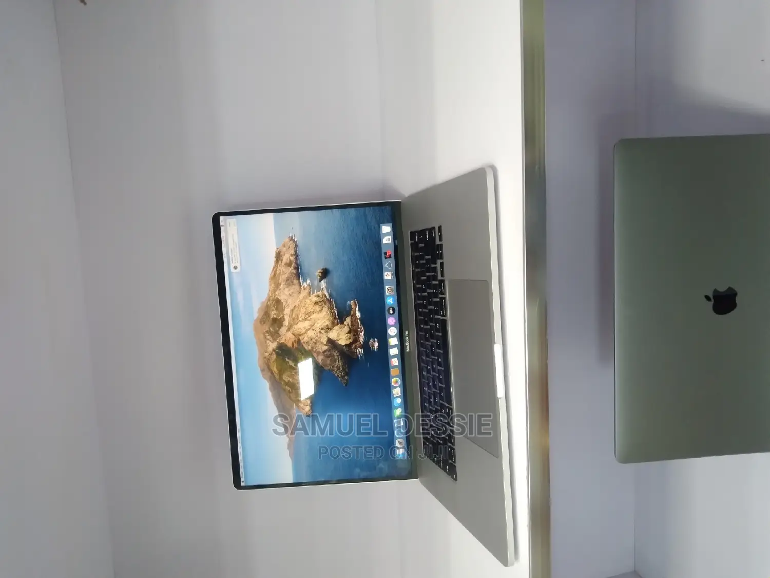 New Laptop Apple MacBook Pro 2019 16GB Intel Core I9 SSD 1T