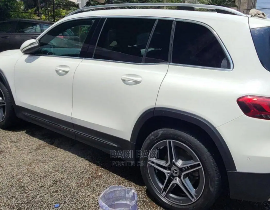 New Mercedes-Benz GLB-Class 2022 White