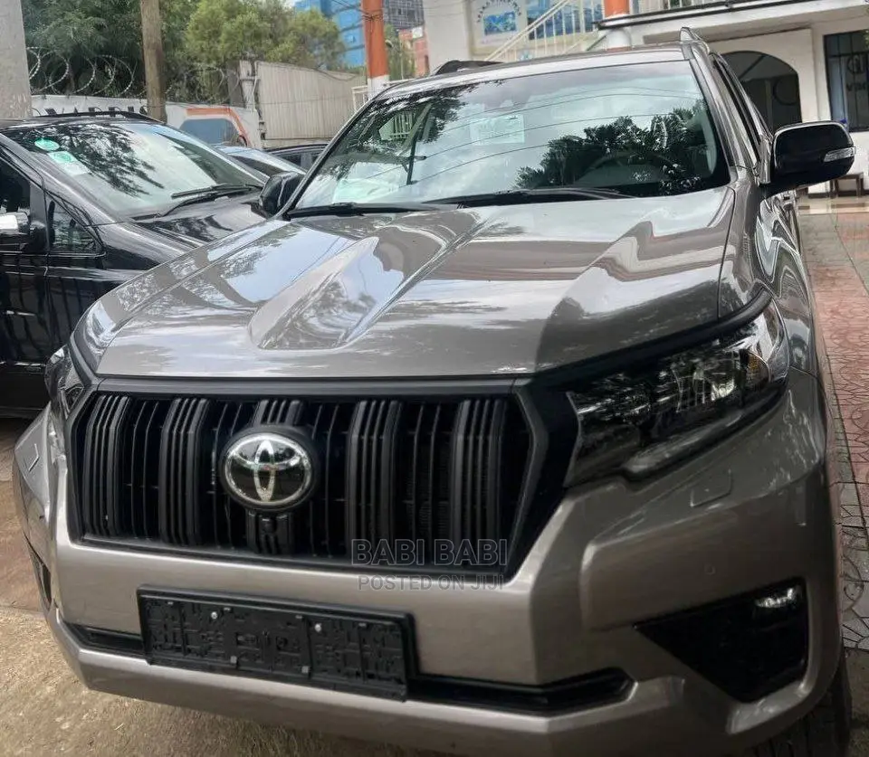 New Toyota Land Cruiser 2023 Gold