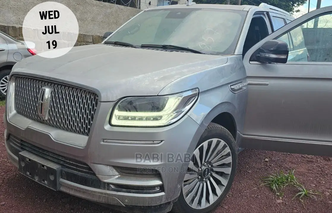 New Lincoln Navigator 2023 Silver