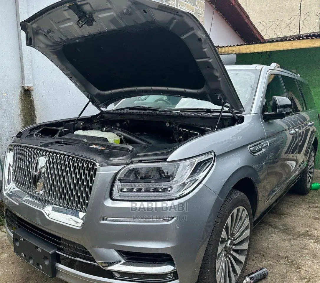 New Lincoln Navigator 2023 Silver