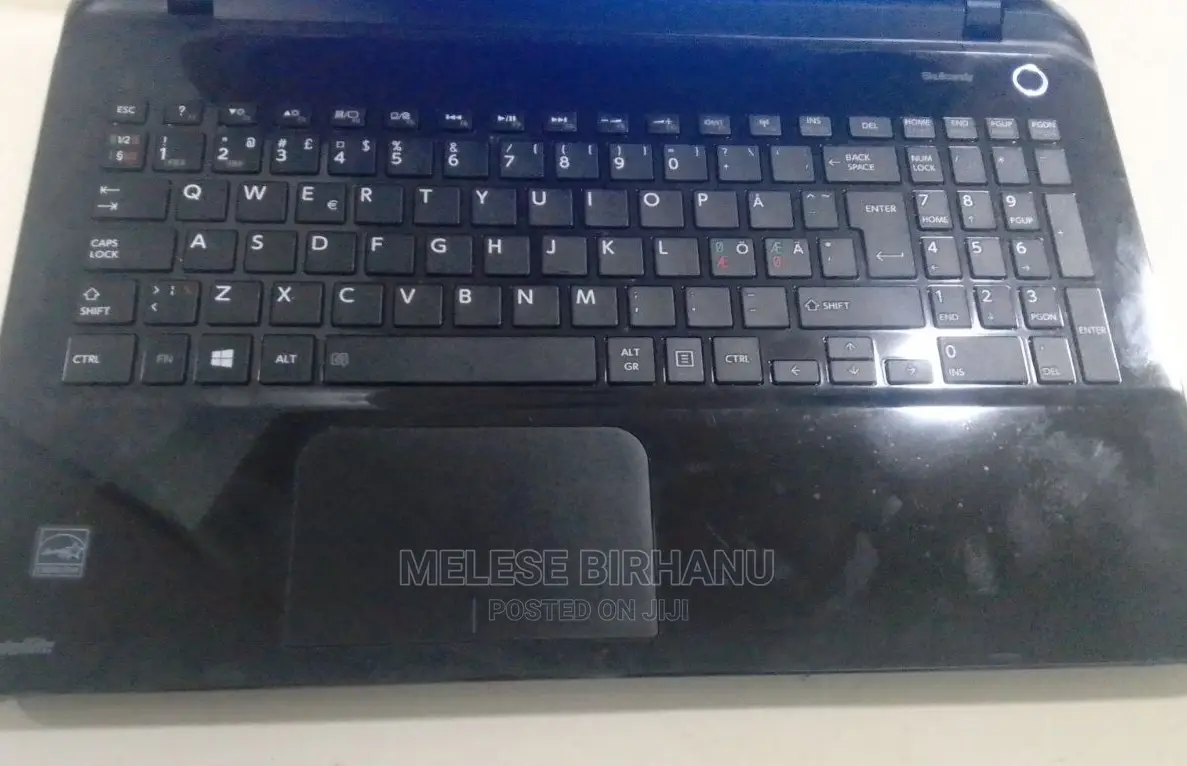 New Laptop Toshiba 8GB Intel Core I7 SSD 256GB