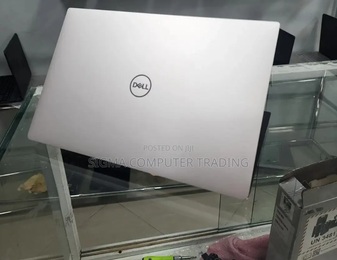 New Laptop Dell XPS 15 8GB Intel Core I5 SSD 512GB