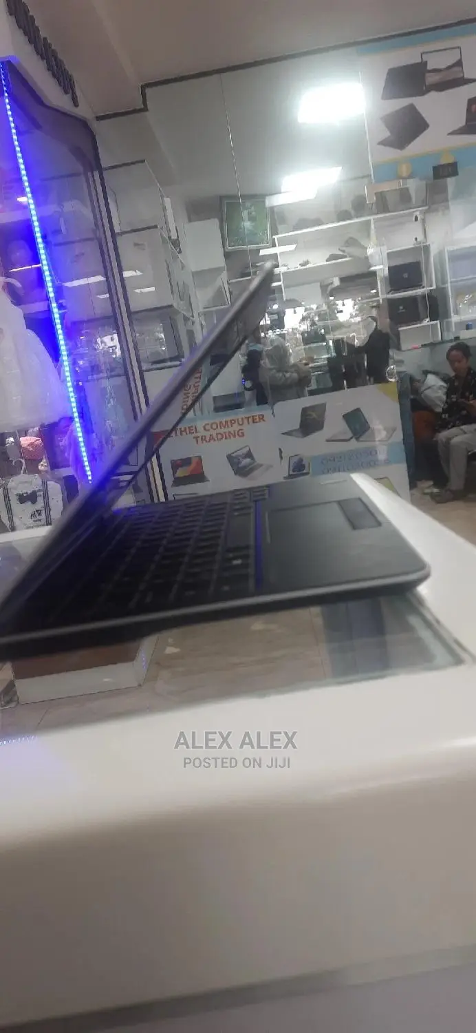 New Laptop Dell Inspiron 15 8GB Intel Core I5 SSD 250GB