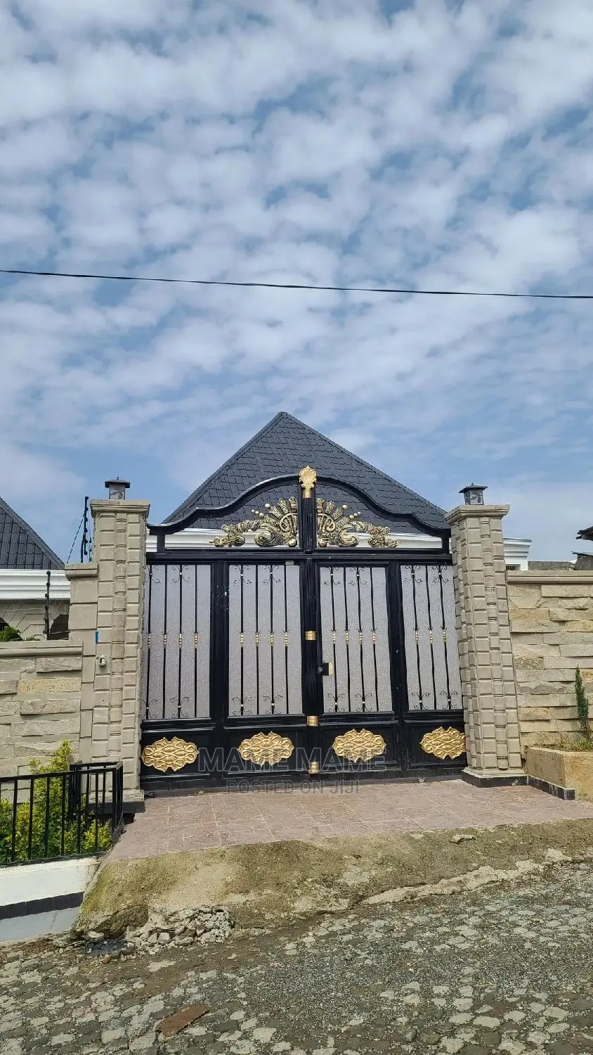 4bdrm Villa in Addis Abeba, Bole for sale