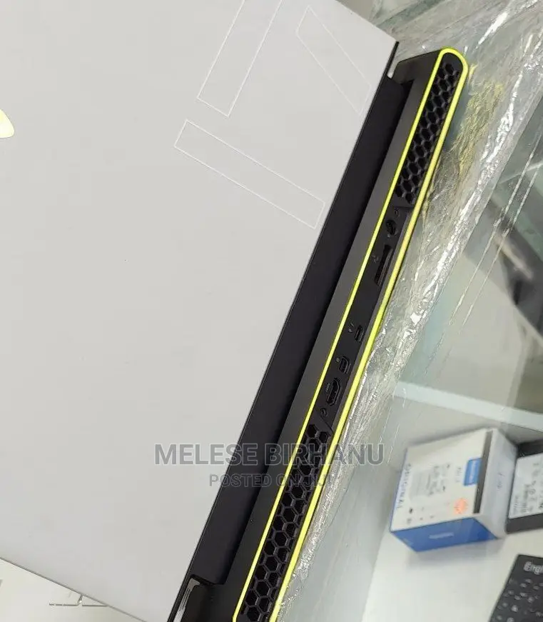 New Laptop Alienware M17x R2 32GB Intel Core i7 SSD 1.5T