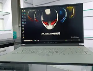 New Laptop Alienware M17x R2 32GB Intel Core i7 SSD 1.5T