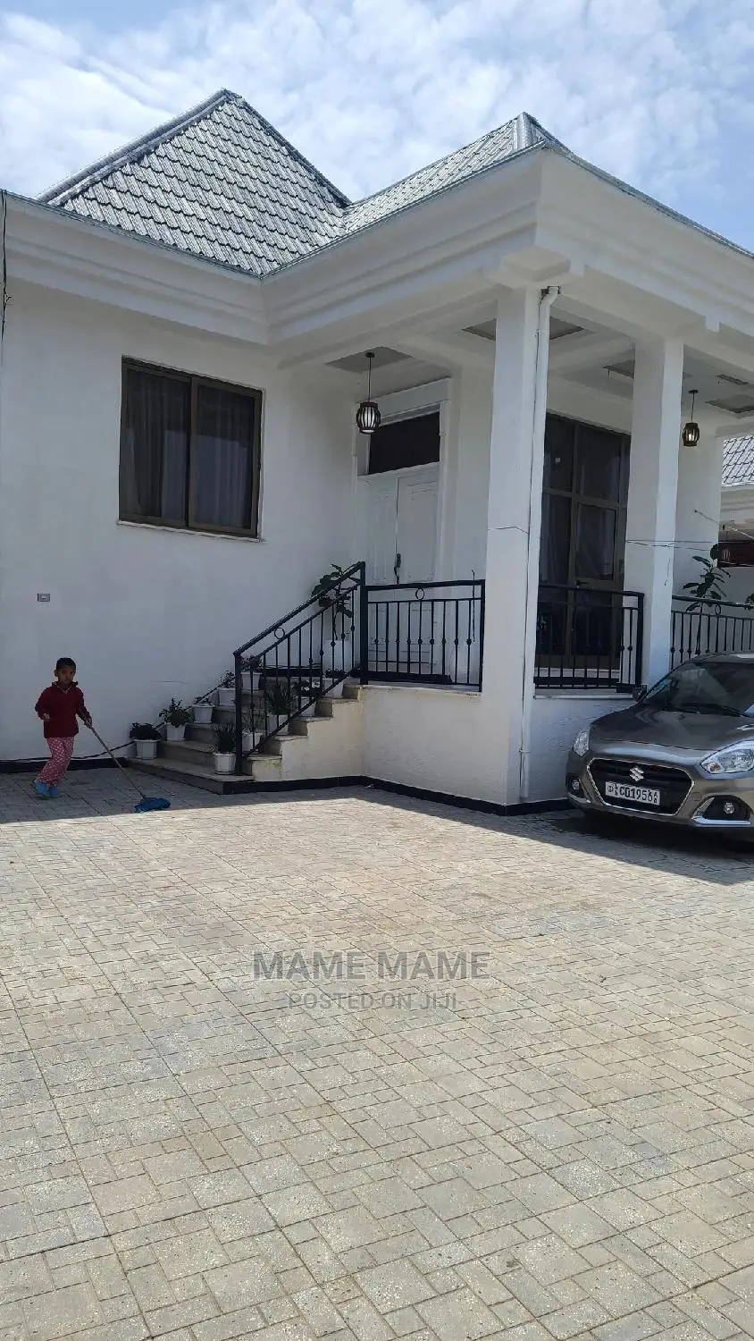 3bdrm Villa in Addis Abeba, Bole for sale