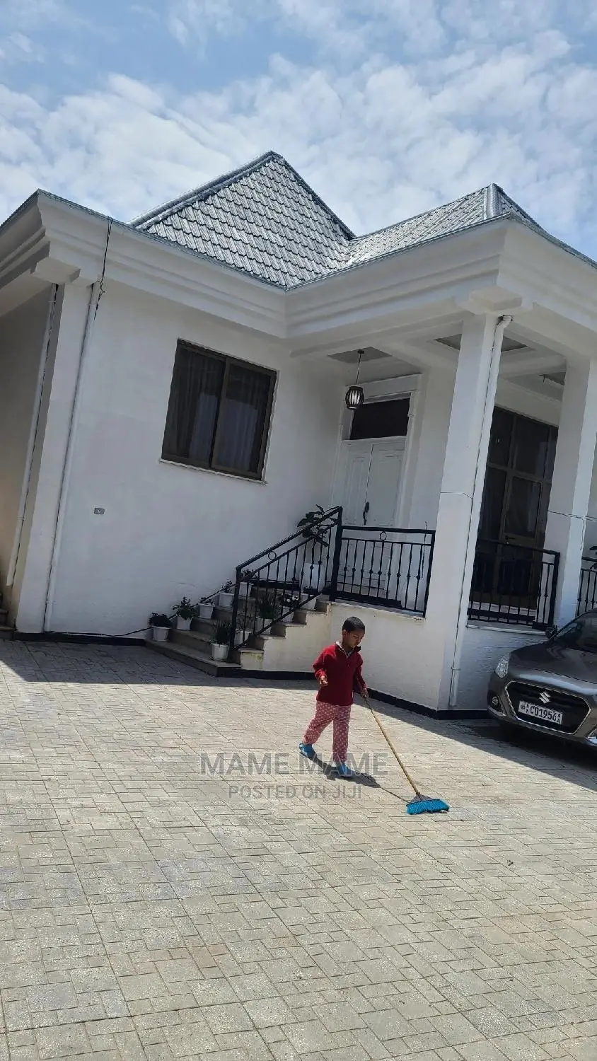 3bdrm Villa in Addis Abeba, Bole for sale