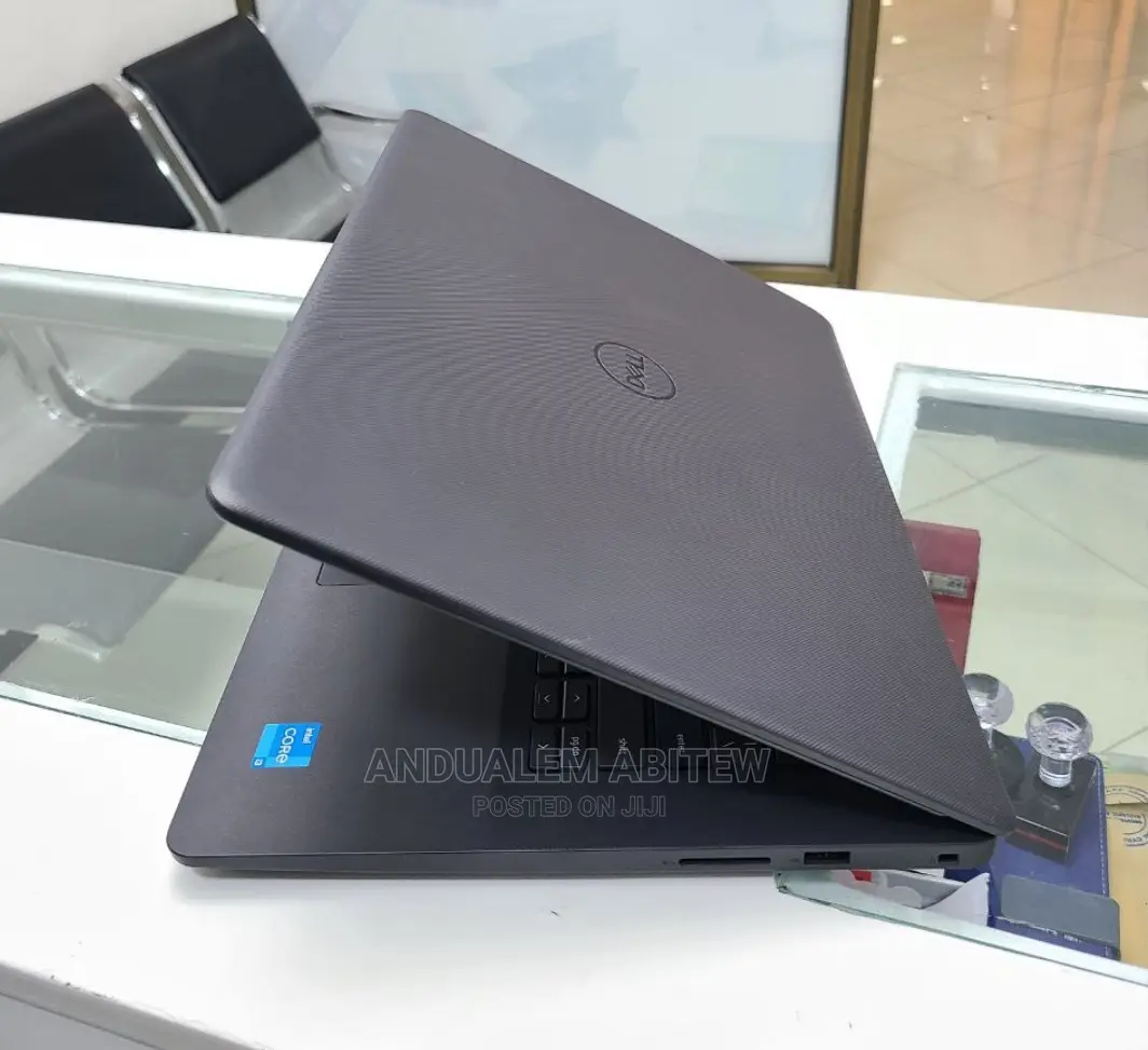 New Laptop Dell Vostro 3400 8GB Intel Core I3 SSHD (Hybrid) 1T
