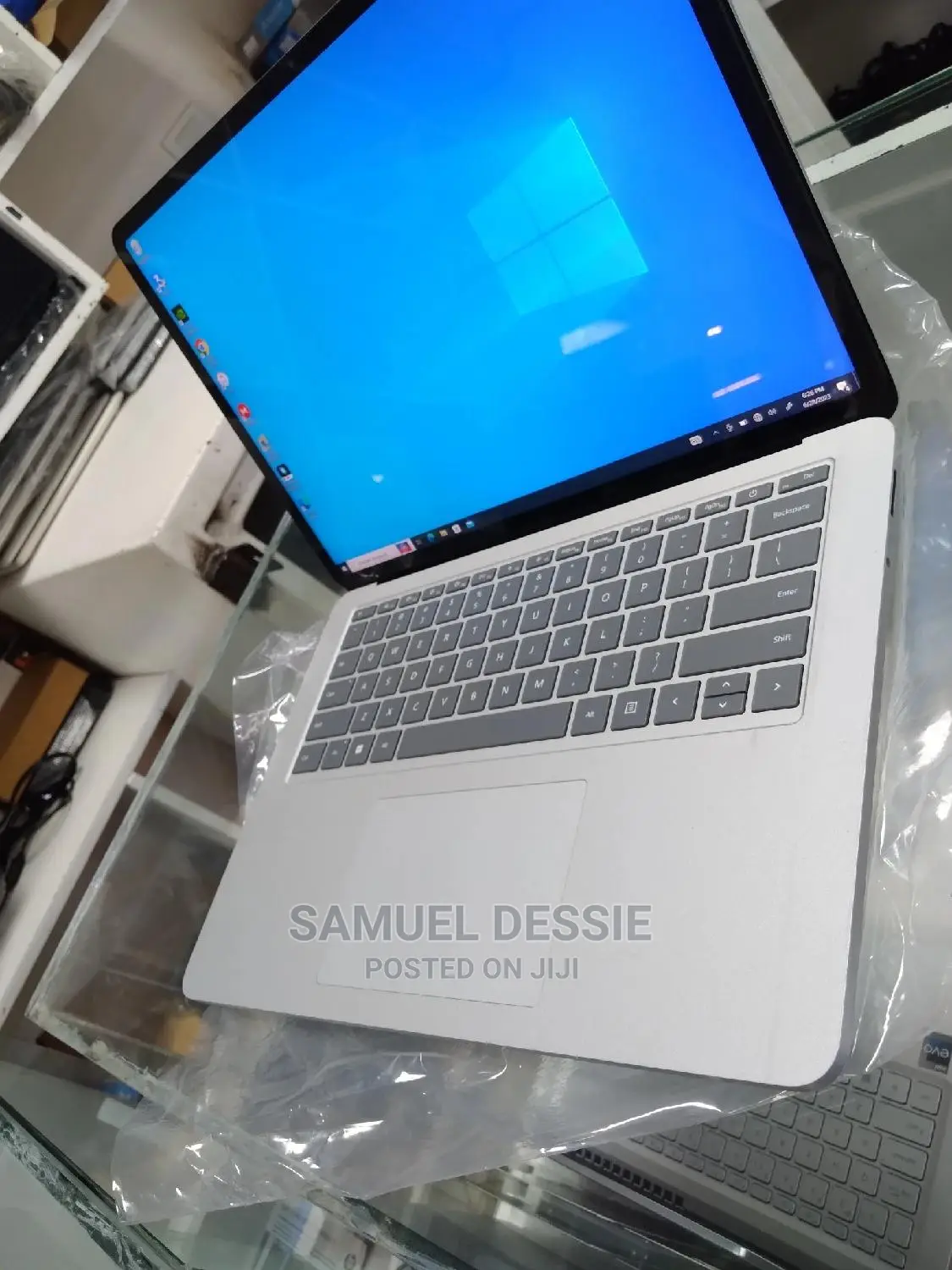 New Laptop Microsoft Surface Pro 9 16GB Intel Core I7 SSD 1T