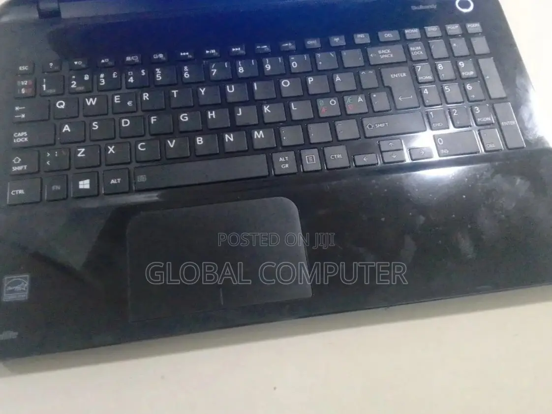 New Laptop Toshiba Satellite C55 8GB Intel Core I7 SSD 256GB