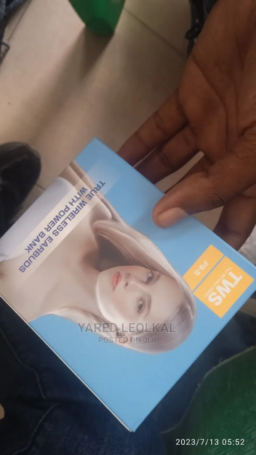 F9earphone With Power Bank