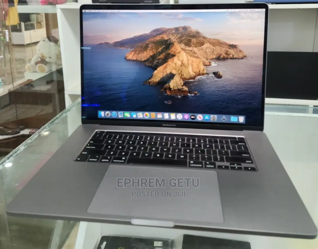 New Laptop Apple MacBook Pro 2017 16GB Intel Core I7 SSD 512GB
