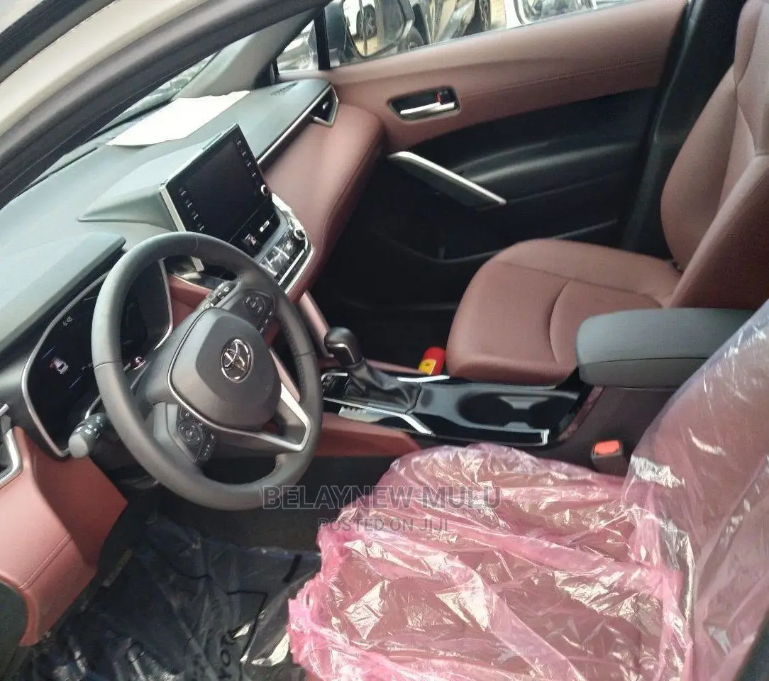 New Toyota Corolla Cross 2022 White