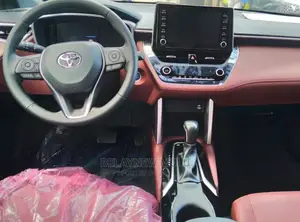 New Toyota Corolla Cross 2022 White