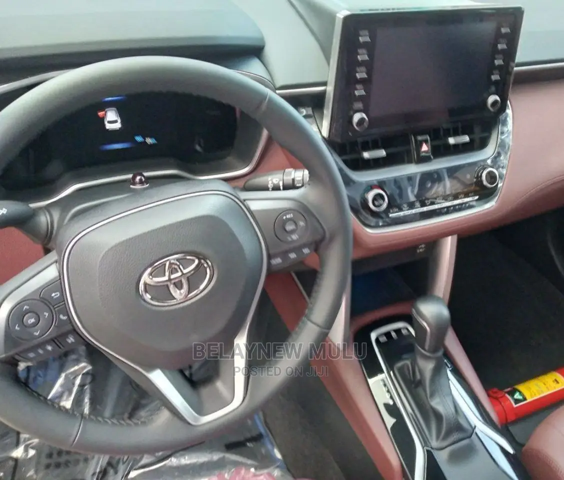 New Toyota Corolla Cross 2022 White