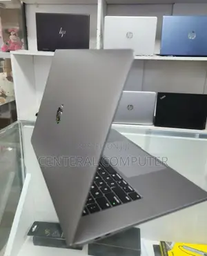 New Laptop Apple MacBook Pro 2018 16GB Intel Core I7 SSD 512GB