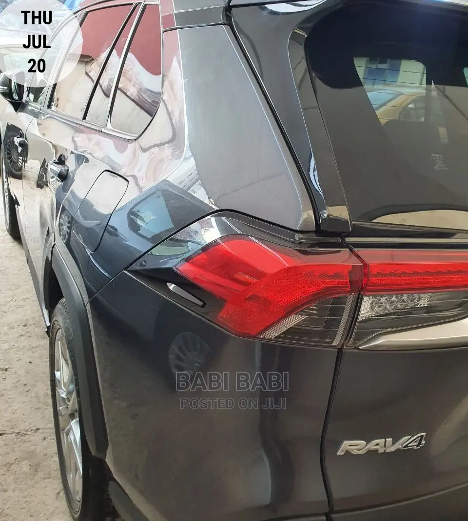 Toyota RAV4 2021 Gray