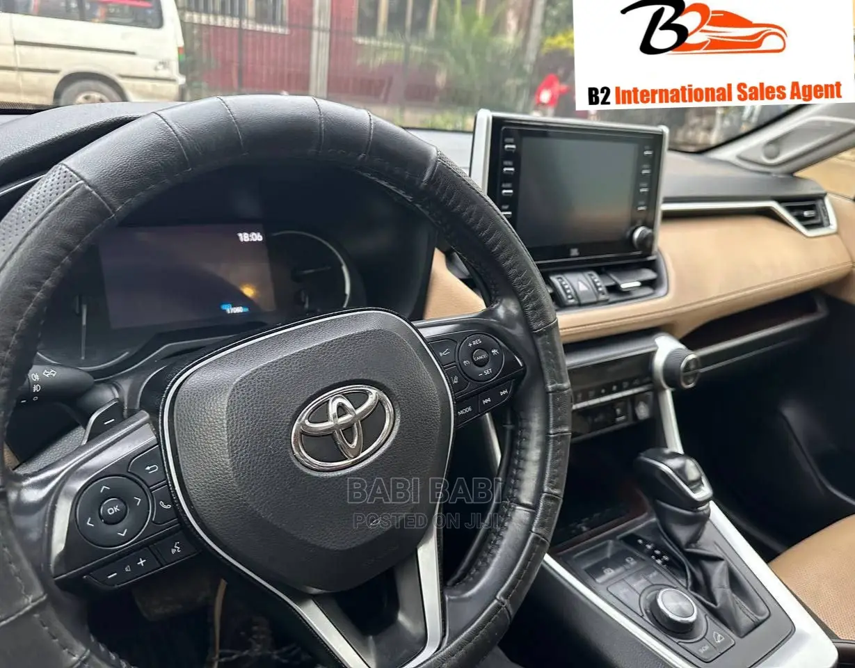 Toyota RAV4 2021 Gray